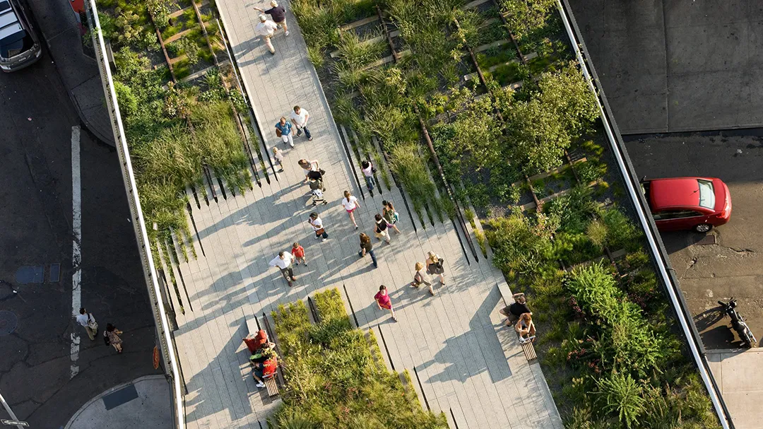 Birds-eye view of the Highline in New York City.