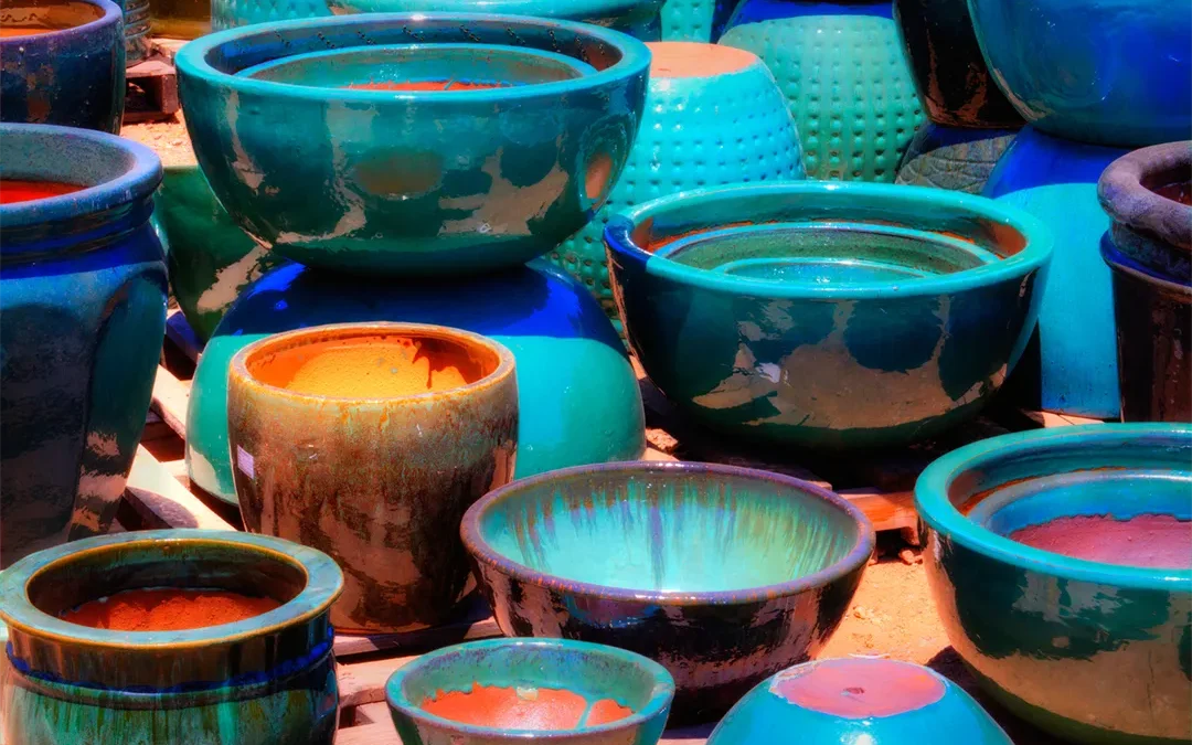 How to choose planters and pots that match your space